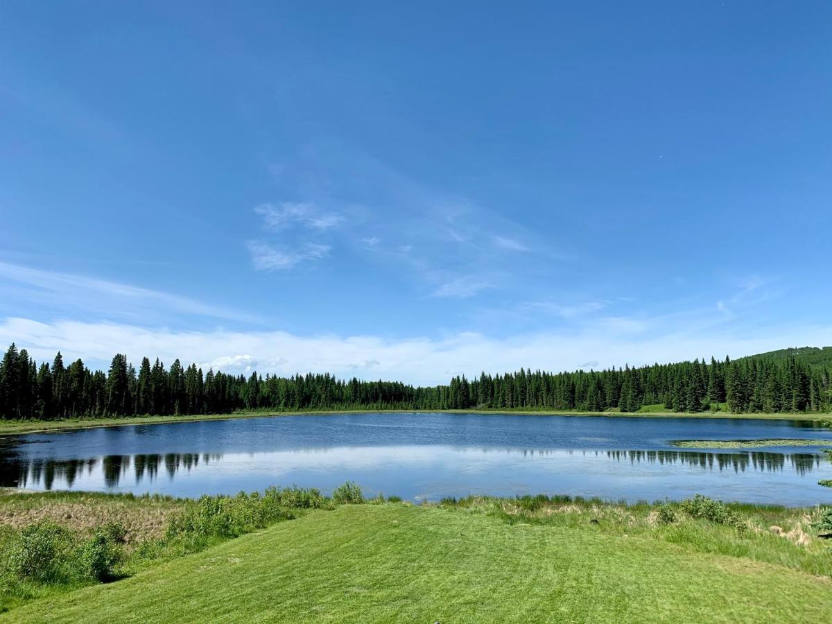 Schott'S Lake Conference & Resort Sundre Eksteriør billede