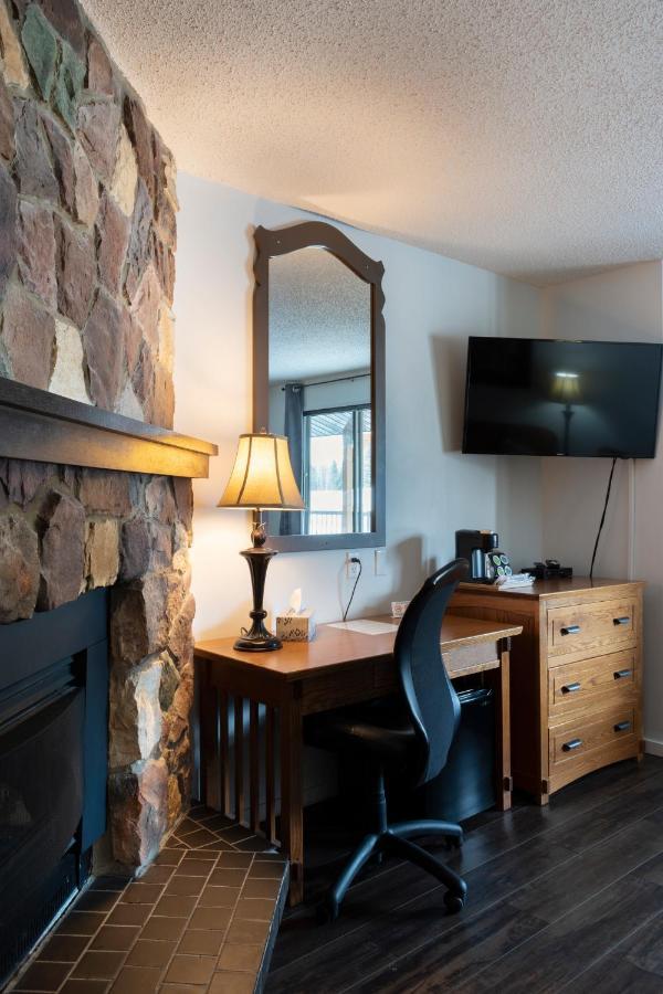 Schott'S Lake Conference & Resort Sundre Eksteriør billede